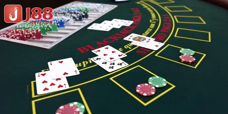 Blackjack có luật chơi khá đơn giản và dễ nắm bắt